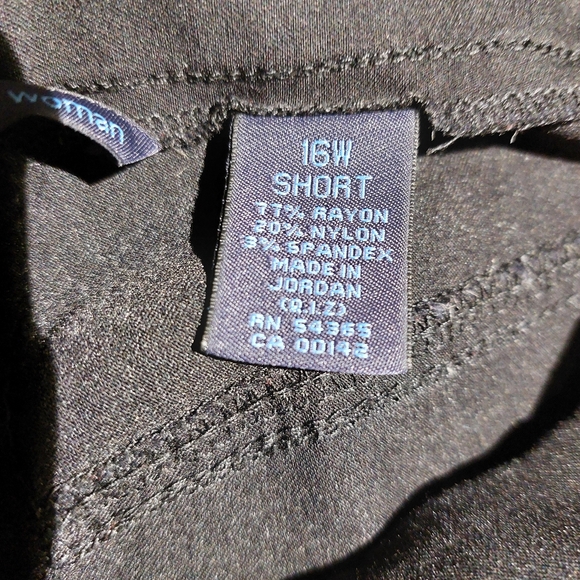 Westbound Woman Pull-On Distressed Black Pants 16W Short EUC - Picture 3 of 14